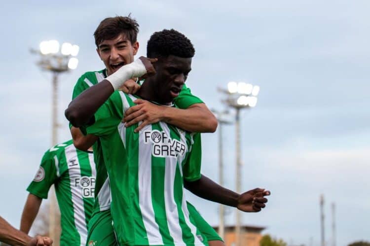 Mercato : Liverpool et Leipzig veulent chiper Assane Diao au Real Betis - wiwsport