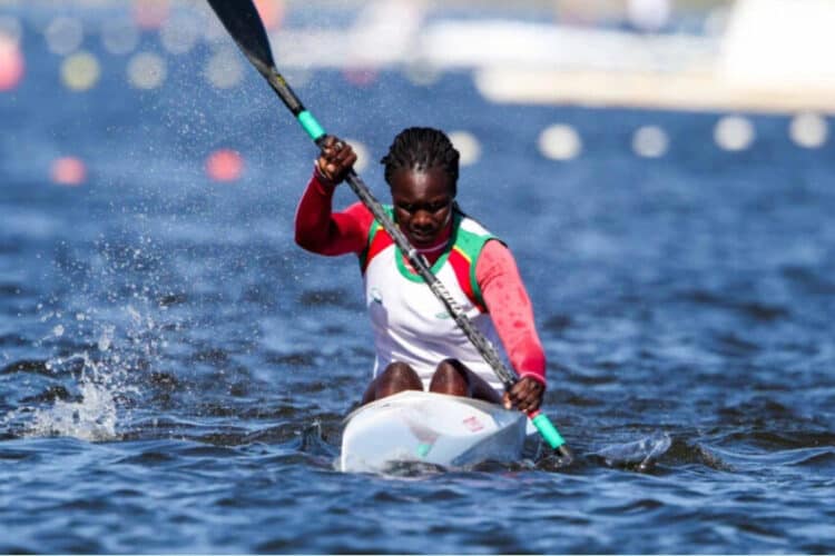 Compétition de beach canoë : Ramatoulaye Ndoye et Ismaïla Fall en maitres - wiwsport Compétition de beach canoë : Ramatoulaye Ndoye et Ismaïla Fall en maitres - wiwsport