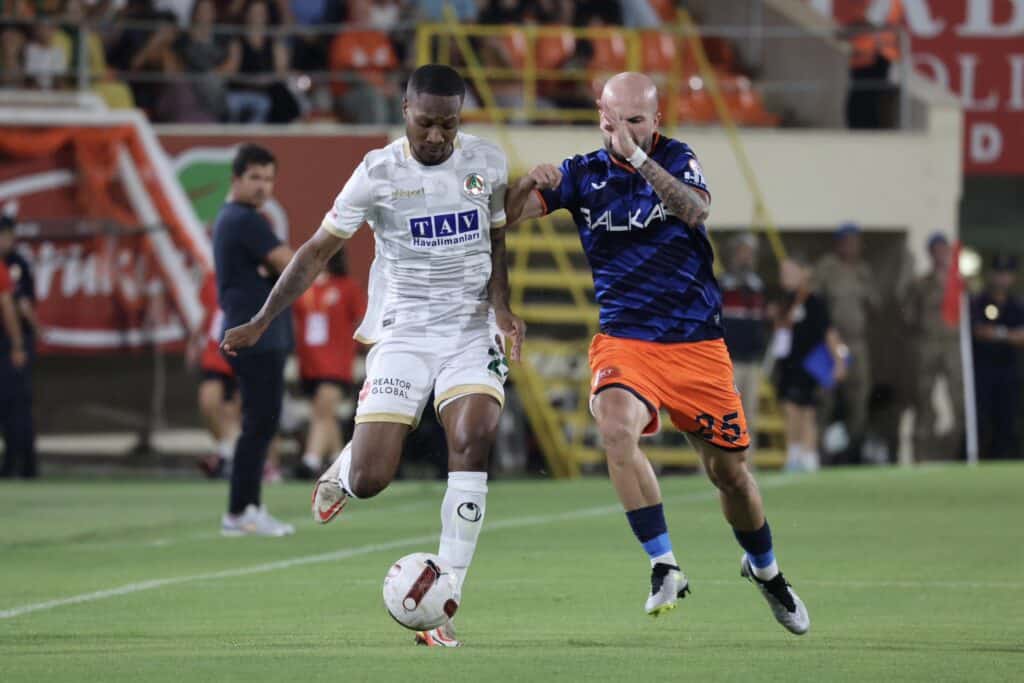 SüperLig : Basaksehir FK de Philippe Keny perd d’entrée contre Alanyaspor (2-0) - wiwsport SüperLig : Basaksehir FK de Philippe Keny perd d’entrée contre Alanyaspor (2-0) - wiwsport