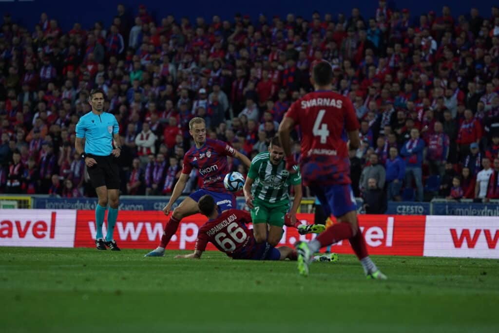 Ligue des Champions : Aris Limassol de Yannick Gomis et Mamadou Sané s'incline par Raków Częstochowa - wiwsport Ligue des Champions : Aris Limassol de Yannick Gomis et Mamadou Sané s'incline par Raków Częstochowa - wiwsport