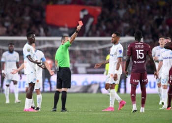 FC Metz : Aboubacar Lô suspendu trois matchs après son carton rouge contre l'OM - wiwsport