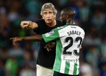 Real Betis - Manuel Pellegrini : « L'absence de Sabaly en Ligue Europa ? Avec sa sélection, en plus de la Ligue Europa et le Championnat, il aurait fini blessé » - wiwsport
