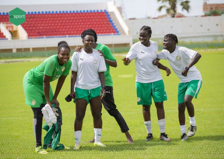 Equipe Nationale Féminine : Revivez en images l'entraînement des Lionnes au Stade Lat-Dior - wiwsport