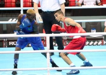 Boxe - TQO : Phénoménal, le "showman" zambien Patrick Chinyemba met K.O le tunisien Zidi Eddine et se qualifie pour les JO - wiwsport