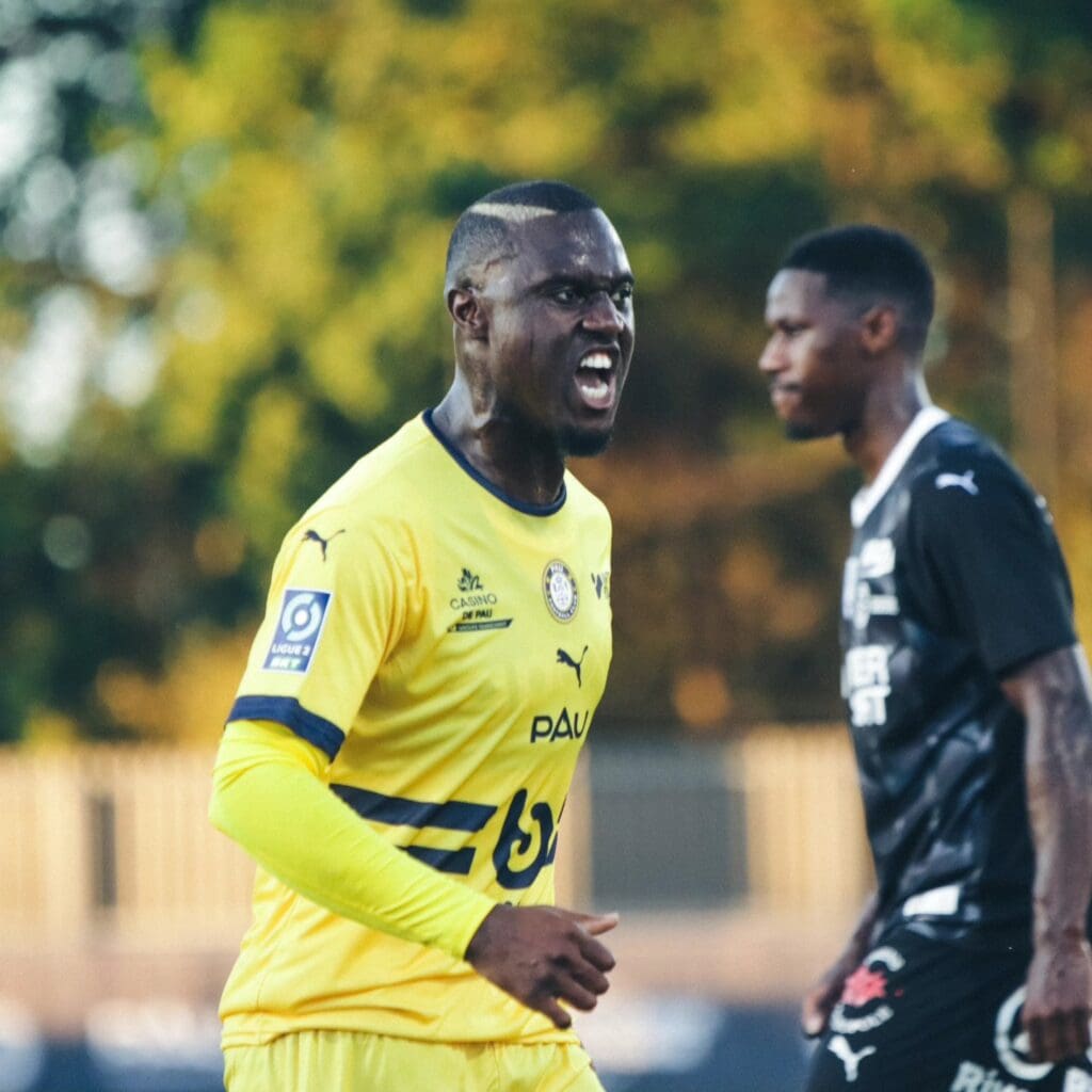 Ligue 2 : Henri Saivet offre la victoire à Pau face à Amiens - wiwsport Ligue 2 : Henri Saivet offre la victoire à Pau face à Amiens - wiwsport
