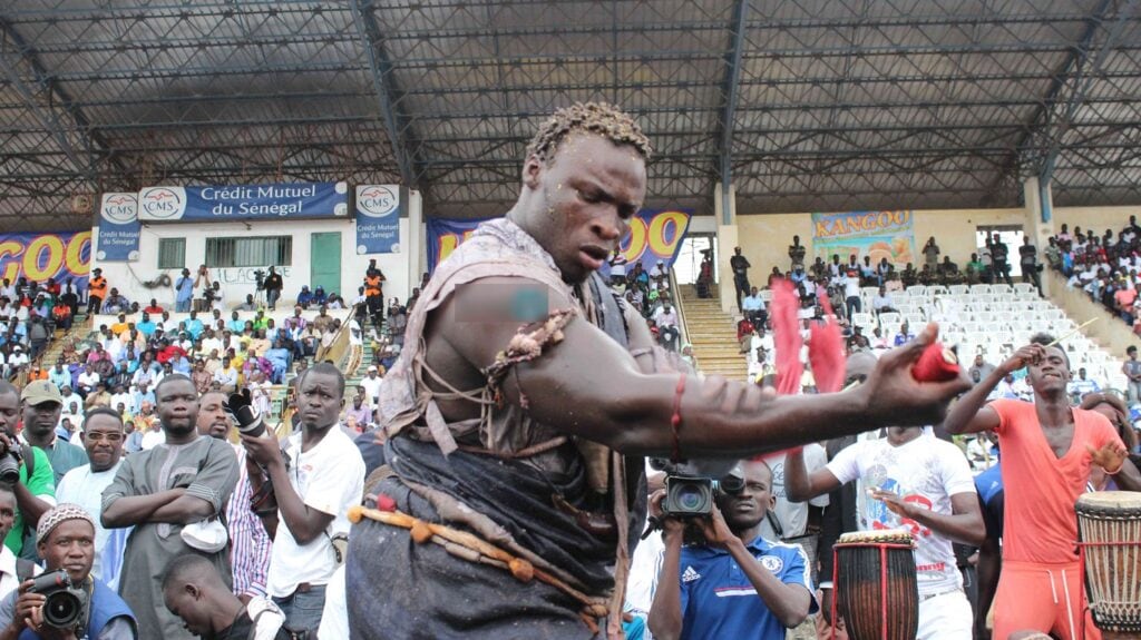 Pour battre Modou Lo, Ama Baldé se blinde mystiquement à Bissau - wiwsport