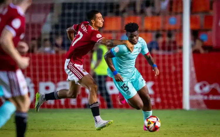 Primera RFEF : Premières apparitions séduisantes de Mikayil Faye, déjà leader de la défense du Barça Atlètic - wiwsport Primera RFEF : Premières apparitions séduisantes de Mikayil Faye, déjà leader de la défense du Barça Atlètic - wiwsport