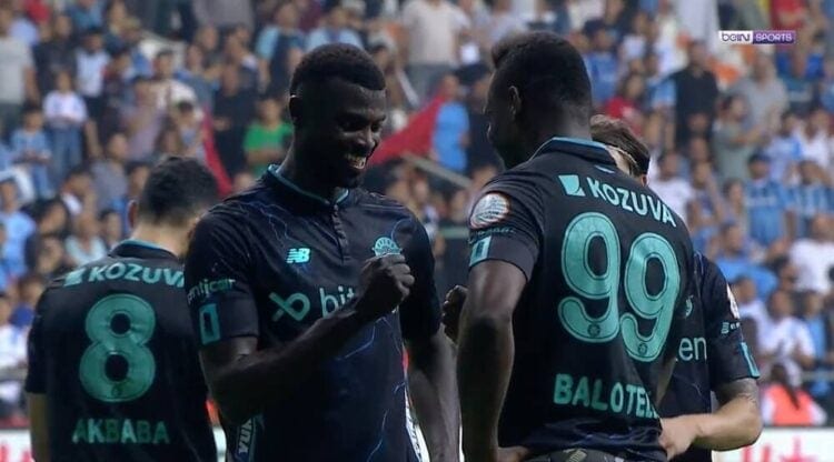 Vidéo : Quand Mbaye Niang et Mario Balotelli font un « pierre-feuille-ciseaux » pour décider qui doit tirer un penalty - wiwsport Vidéo : Quand Mbaye Niang et Mario Balotelli font un « pierre-feuille-ciseaux » pour décider qui doit tirer un penalty - wiwsport