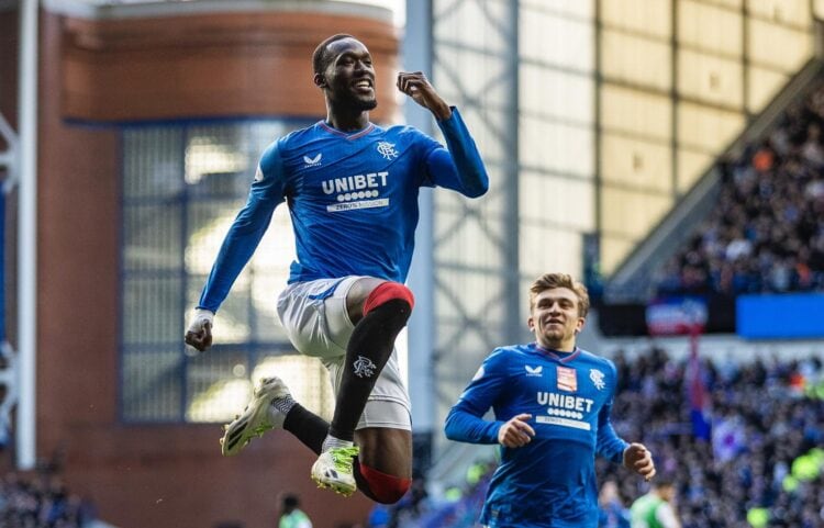 Scottish Premiership : Le Glasgow Rangers déroule contre Hibernians, doublé d'Abdallah Sima - wiwsport Scottish Premiership : Le Glasgow Rangers déroule contre Hibernians, doublé d'Abdallah Sima - wiwsport