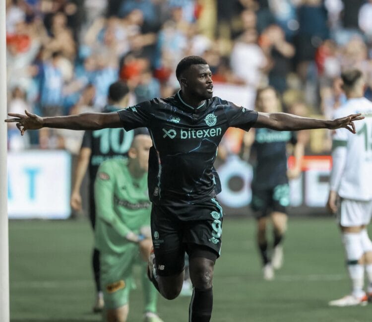 Süper Lig : Adana Demirspor se reprend contre Konyaspor avec un doublé de Mbaye Niang - wiwsport Süper Lig : Adana Demirspor se reprend contre Konyaspor avec un doublé de Mbaye Niang - wiwsport