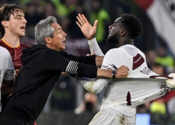 Paulo Sousa tente de calmer Boulaye Dia, lors d'un match contre l'AS Rome, la saison dernière !