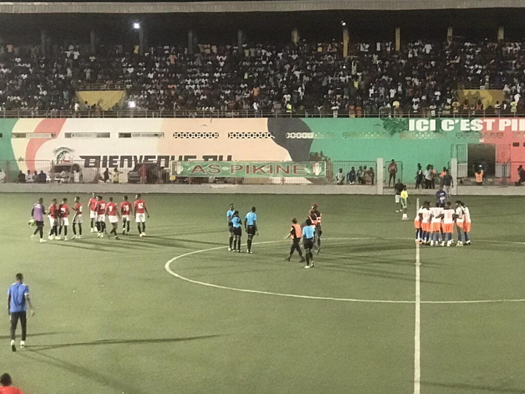Demi-Finales du Mémorial Papa Yade : L'AS Pikine mène la danse à la mi-temps devant Guédiawaye - wiwsport