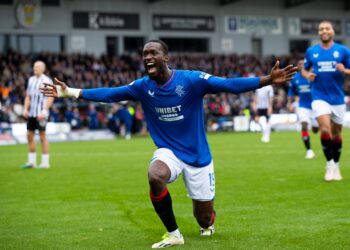 Premiership : Les Rangers se reprennent face au Saint Mirren, Abdallah Sima encore buteur - wiwsport