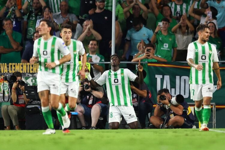LaLiga : Le Real Betis retrouve la victoire en dominant Valence avec un but d'Assane Diao - wiwsport