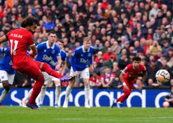 Premier League : En infériorité numérique, Everton d'Idrissa Gueye finit par s'incliner face à Liverpool - wiwsport