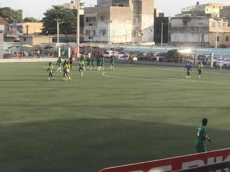 Demi-finales du Mémorial Papa Yade : L'ASC Jaraaf mène à la pause face à l'ASC HLM - wiwsport Demi-finales du Mémorial Papa Yade : L'ASC Jaraaf mène à la pause face à l'ASC HLM - wiwsport