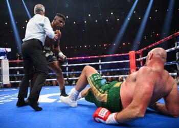 Tyson Fury s’impose par décision partagée contre Francis Ngannou, le Camerounais a été héroïque - wiwsport