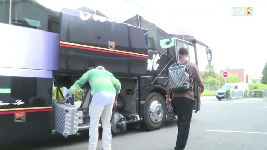 Sénégal vs Cameroun : Arrivée des Lions à Lens ce lundi - wiwsport Sénégal vs Cameroun : Arrivée des Lions à Lens ce lundi - wiwsport