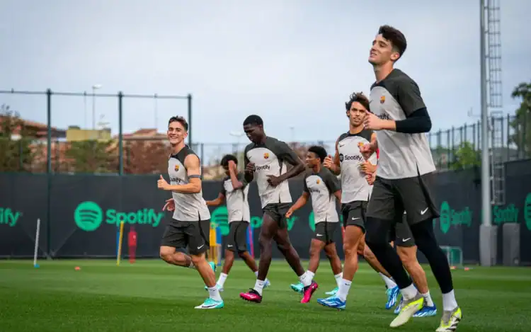 FC Barcelone : L'étonnante situation de Mamadou Mbacké Fall, encore inéligible avec la réserve mais présent dans les entraînements de l'équipe première - wiwsport