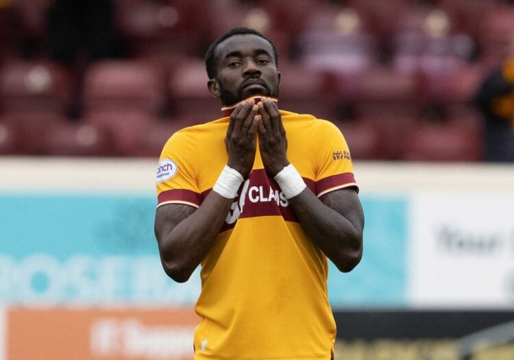 Motherwell FC : Grosse tuile pour Pape Ndiaye Souaré - wiwsport Motherwell FC : Grosse tuile pour Pape Ndiaye Souaré - wiwsport