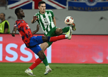 Ligue Europa : Les Rangers s'inclinent face à Aris Limassol de Yannick Gomis malgré un but d'Abdallah Sima - wiwsport