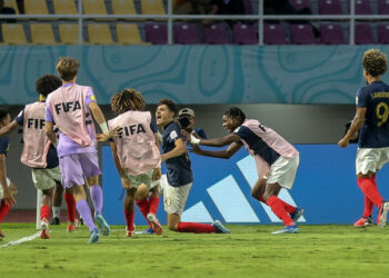 (231125) -- SURAKARTA, Nov. 25, 2023 (Xinhua) -- Ismail Bouneb (3rd R) of France celebrates after scoring during the quarterfinal between France and Uzbekistan at the FIFA U-17 World Cup Indonesia 2023 at the Manahan Stadium in Surakarta, Central Java, Indonesia, Nov. 25, 2023. (Photo by Yanur/Xinhua)   - Photo by Icon sport