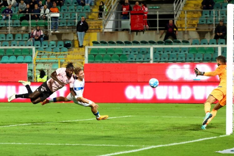 Serie B : Mamadou Coulibaly marque son premier but et offre la victoire à Palermo - wiwsport Serie B : Mamadou Coulibaly marque son premier but et offre la victoire à Palermo - wiwsport
