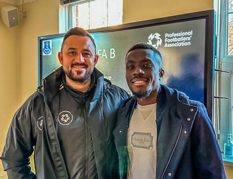 Reconversion - Gana Gueye passe ses diplômes d'entraineur ! - wiwsport Reconversion - Gana Gueye passe ses diplômes d'entraineur ! - wiwsport