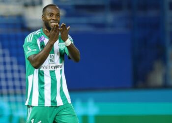 Aris Limassol : Sorti sur civière contre Karmiotissa Polemidion, Yannick Gomis souffre d'une « légère contusion » - wiwsport