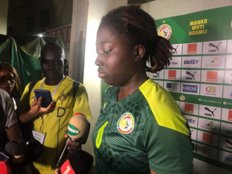 Noélie Mendy (défenseuse des Lionnes) : « On est contentes de cette victoire mais on sait que ce n’est pas fini » - wiwsport Noélie Mendy (défenseuse des Lionnes) : « On est contentes de cette victoire mais on sait que ce n’est pas fini » - wiwsport