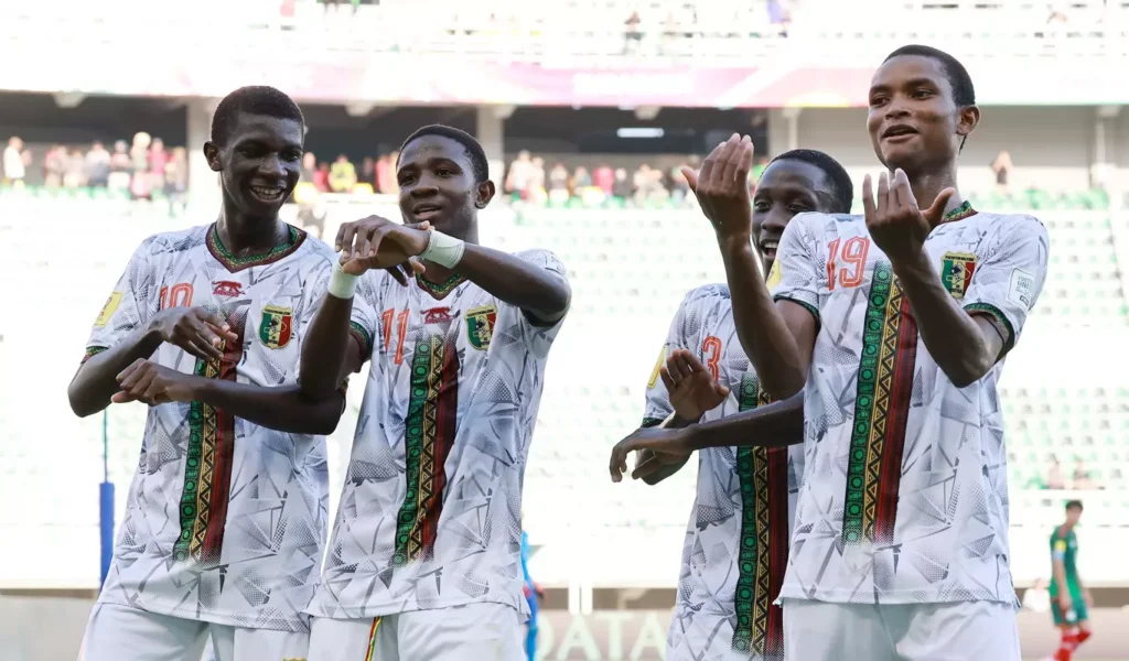 Mondial U17 : Le Mali s'impose face au Maroc et rejoint la France en demi-finale - wiwsport Mondial U17 : Le Mali s'impose face au Maroc et rejoint la France en demi-finale - wiwsport
