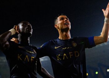 (Vidéo) Chambré par les supporters d’Al-Ettifaq « Messi, Messi … » Sadio Mané défend CR7 ! - wiwsport