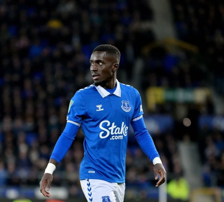 Premier League : Idrissa Gueye fait son retour dans le onze de départ d'Everton contre Brighton - wiwsport Premier League : Idrissa Gueye fait son retour dans le onze de départ d'Everton contre Brighton - wiwsport