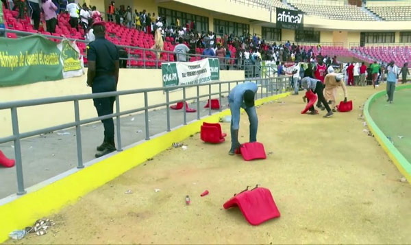 Modou Lô - Ama Baldé : Les sièges des tribunes découvertes retirés pour éviter qu'ils ne servent de projectiles - wiwsport Modou Lô - Ama Baldé : Les sièges des tribunes découvertes retirés pour éviter qu'ils ne servent de projectiles - wiwsport