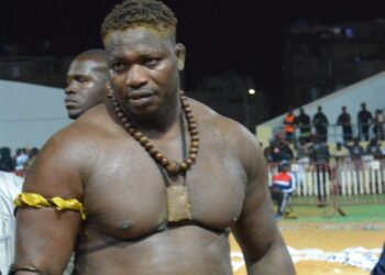 Lamb : Malmené par Eumeu Sène, Tapha Tine s'en sort in extremis et bat Tay Shinger - wiwsport