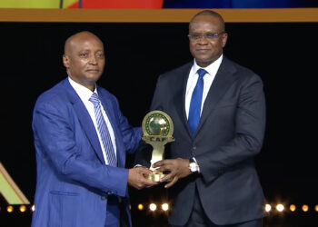 CAF AWARDS 2023 - Le Président de la République Macky Sall récompensé par la CAF ! - wiwsport