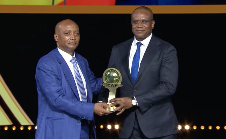CAF AWARDS 2023 - Le Président de la République Macky Sall récompensé par la CAF ! - wiwsport CAF AWARDS 2023 - Le Président de la République Macky Sall récompensé par la CAF ! - wiwsport