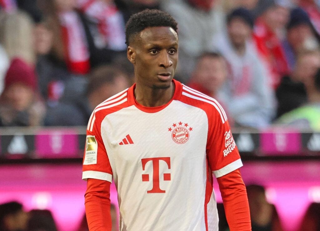 Bayern Munich : Bouna Sarr victime d'une rupture des ligaments croisés - wiwsport Bayern Munich : Bouna Sarr victime d'une rupture des ligaments croisés - wiwsport