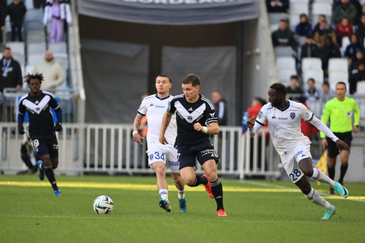 Ligue 2 : Mouhamed Diop décisif, Troyes s'impose à Bordeaux et se redonne un peu d'air - wiwsport Ligue 2 : Mouhamed Diop décisif, Troyes s'impose à Bordeaux et se redonne un peu d'air - wiwsport