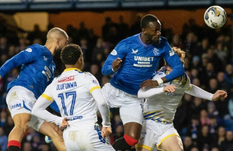 Premiership : Vainqueurs de Saint Johnston, Abdallah Sima et les Rangers se rapprochent du leader Celtic - wiwsport Premiership : Vainqueurs de Saint Johnston, Abdallah Sima et les Rangers se rapprochent du leader Celtic - wiwsport