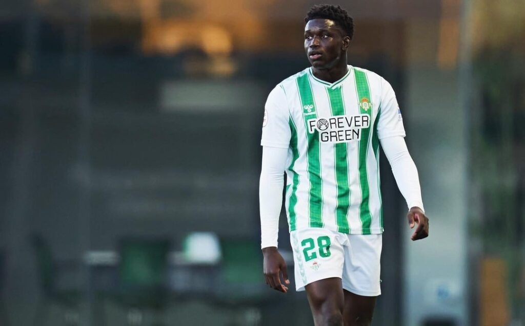 Real Betis : Première convocation de Nobel Mendy avec le groupe pro, face à Girona - wiwsport Real Betis : Première convocation de Nobel Mendy avec le groupe pro, face à Girona - wiwsport