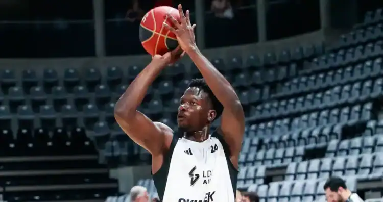 Euroligue : Avec Mbaye Ndiaye, l'ASVEL décroche une 5e victoire face au Bayern - wiwsport Euroligue : Avec Mbaye Ndiaye, l'ASVEL décroche une 5e victoire face au Bayern - wiwsport