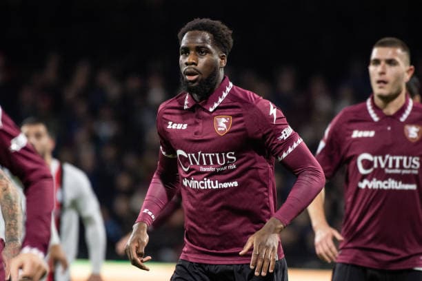 Mercato : Boulaye Dia, une opportunité "complexe" pour les clubs en quête de renforts - wiwsport SALERNO, ITALY - DECEMBER 22: Boulaye Dia of US Salernitana in action during the Serie A TIM match between US Salernitana and AC Milan at Stadio Arechi on December 22, 2023 in Salerno, Italy. (Photo by Ivan Romano/Getty Images)
