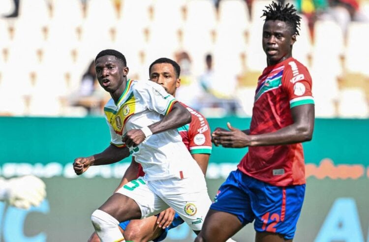 CAN 2023 - Sénégal - Gambie : Lamine Camara envoie un missile dans la cage gambienne (3-0) - wiwsport CAN 2023 - Sénégal - Gambie : Lamine Camara envoie un missile dans la cage gambienne (3-0) - wiwsport