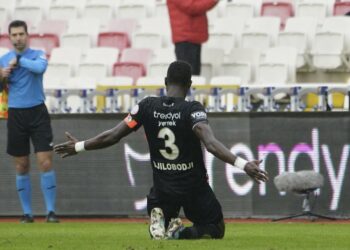 Gaziantep : Papy Djilobodji récidive avec un but exceptionnel contre Sivasspor (vidéo) - wiwsport