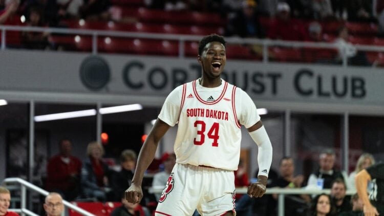 NCAA : Lahat Thioune montre la voie à South Dakota - wiwsport NCAA : Lahat Thioune montre la voie à South Dakota - wiwsport