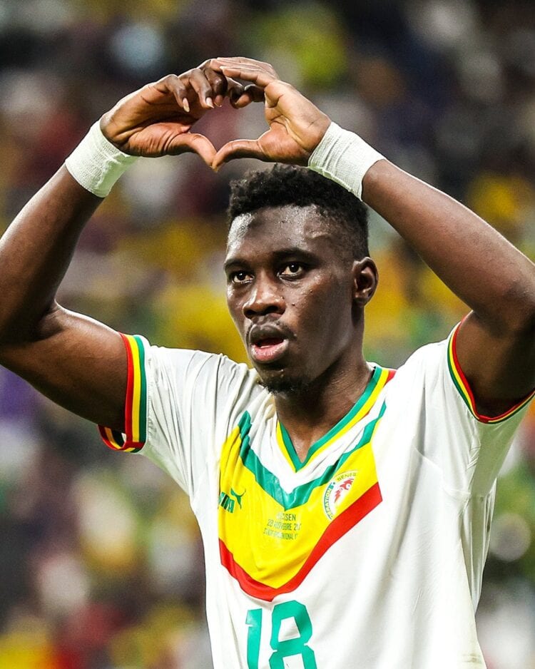 Équipe nationale - Ismaïla Sarr à 6 sélections pour dépasser les légendes Roger Mendy et Bouba Diop - wiwsport Équipe nationale - Ismaïla Sarr à 6 sélections pour dépasser les légendes Roger Mendy et Bouba Diop - wiwsport