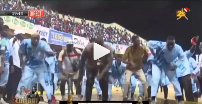 « Touss » spécial de Boy Niang devant les supporters pikinois (vidéo) - wiwsport « Touss » spécial de Boy Niang devant les supporters pikinois (vidéo) - wiwsport