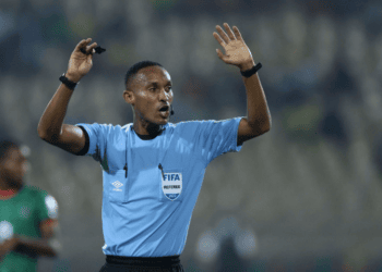 CAN 2023 : L'arbitre burundais Pacifique Ndabihawenimana au sifflet de Guinée-Sénégal - wiwsport