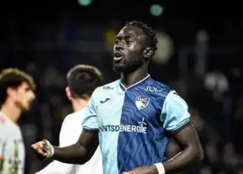 Mercato : Manchester United cible Arouna Sangante pour renforcer sa défense - wiwsport